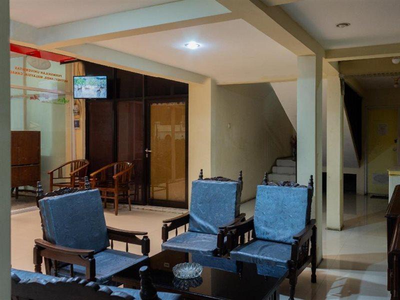 OYO 989 Audah Guesthouse Syariah Jakarta Bagian luar foto