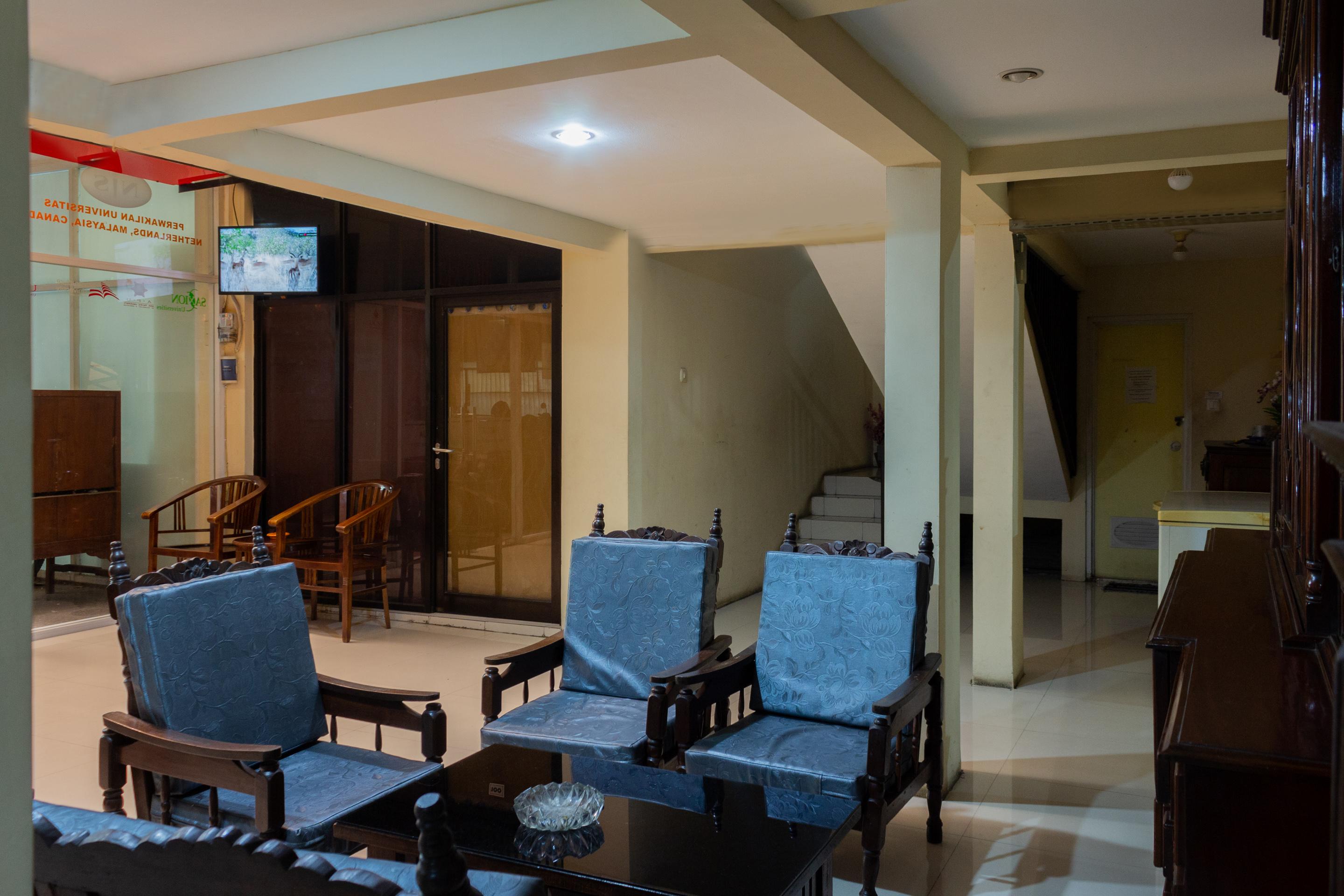 OYO 989 Audah Guesthouse Syariah Jakarta Bagian luar foto