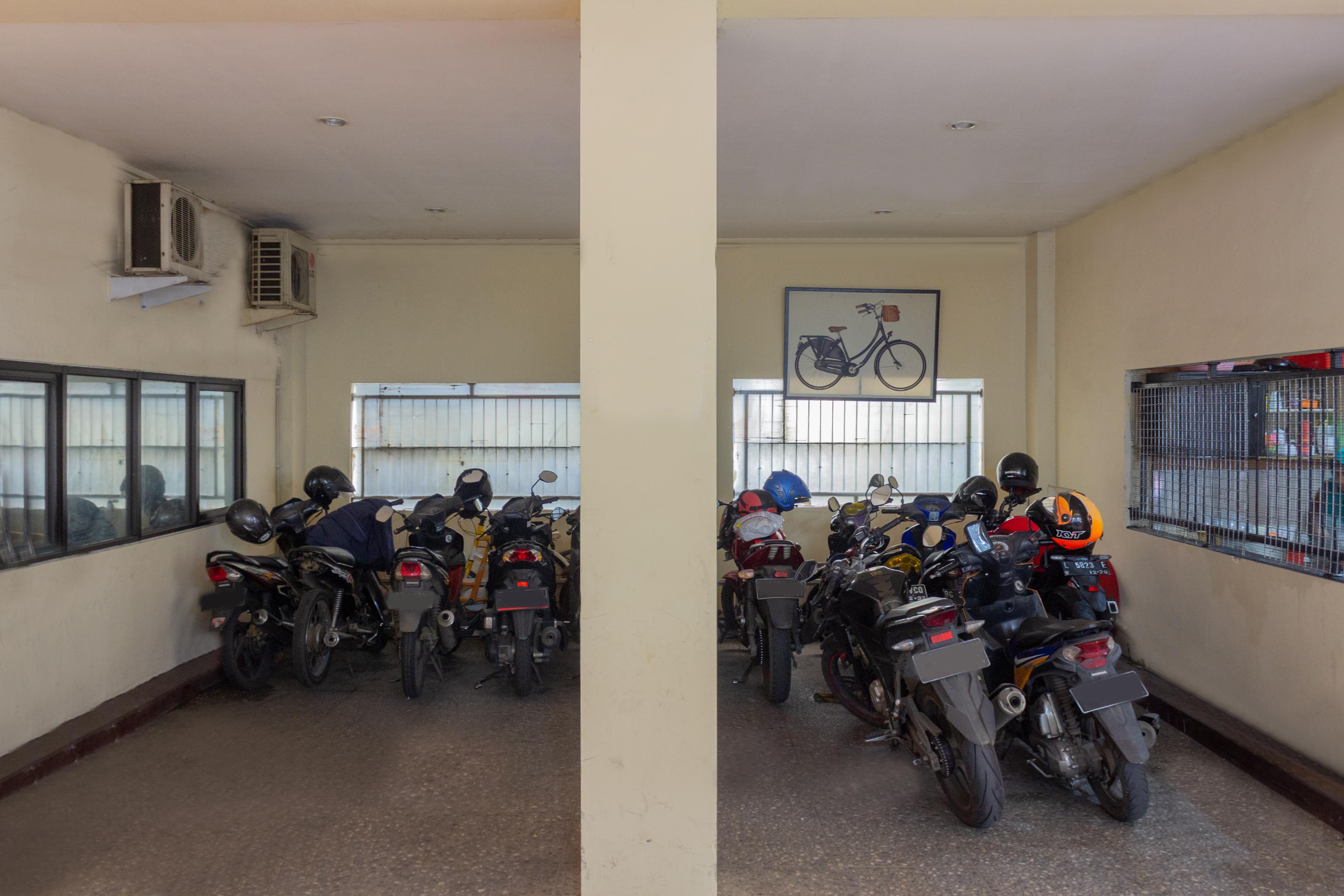 OYO 989 Audah Guesthouse Syariah Jakarta Bagian luar foto