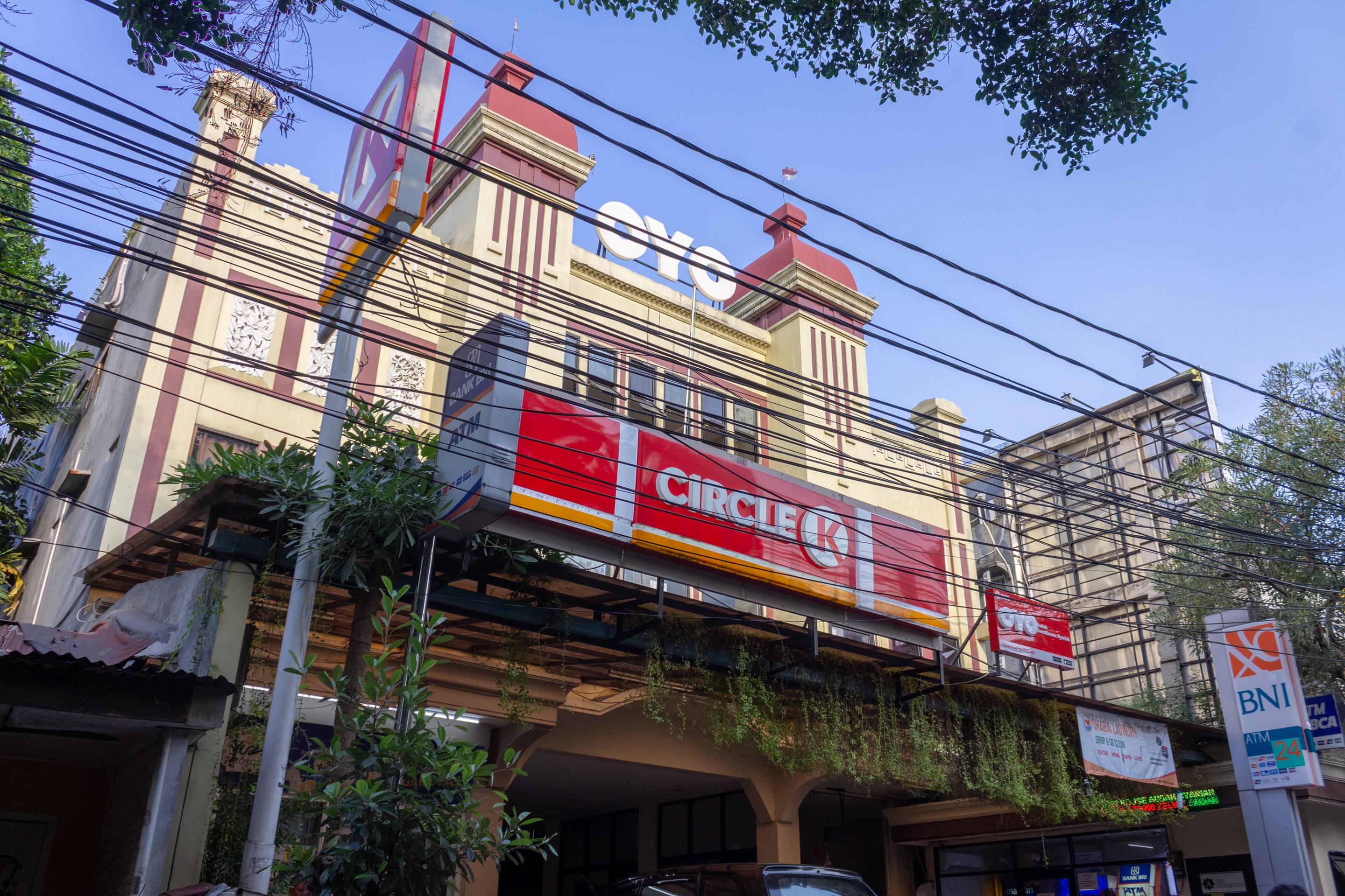 OYO 989 Audah Guesthouse Syariah Jakarta Bagian luar foto