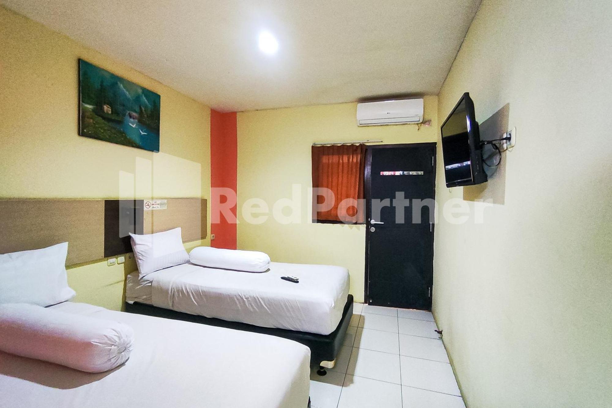 OYO 989 Audah Guesthouse Syariah Jakarta Bagian luar foto
