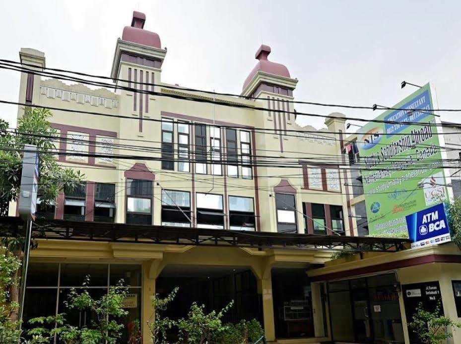 OYO 989 Audah Guesthouse Syariah Jakarta Bagian luar foto